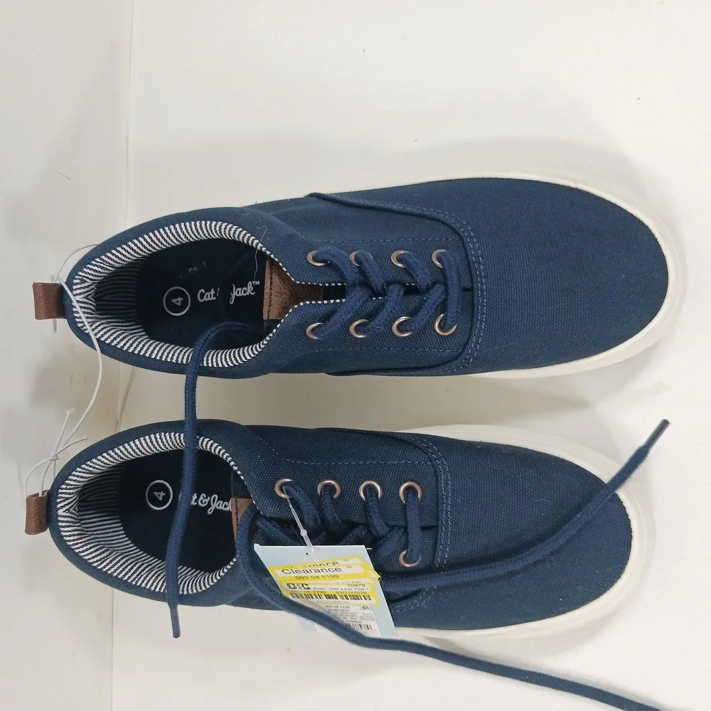 Cat & Jack Kids Navy Blue Canvas Low Top Lace Up Sneakers Size 4 Jett